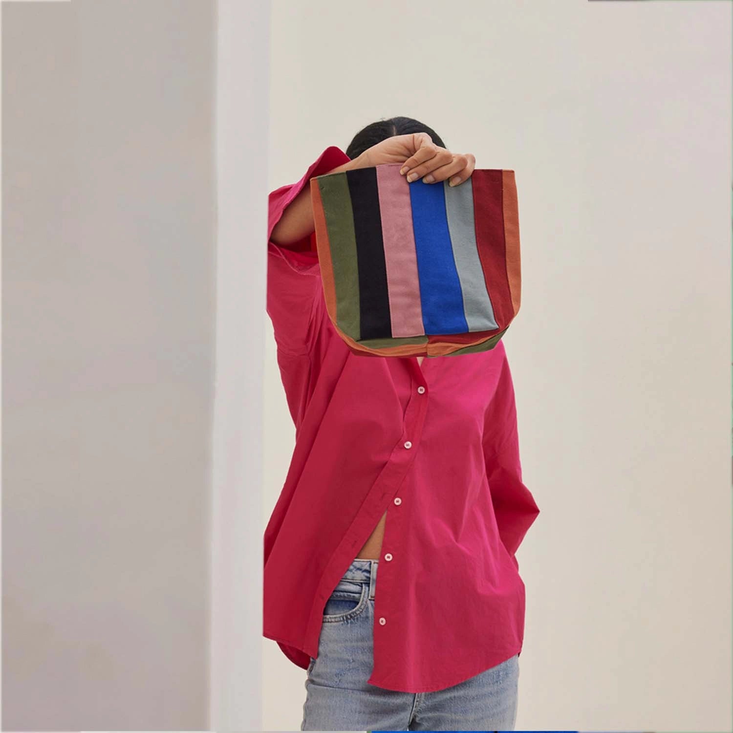 Magnetic closure or zipper for secure storage