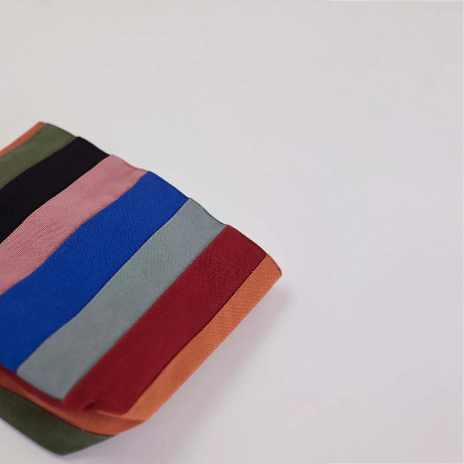 Soft and durable fabric enhances the clutch’s premium feel