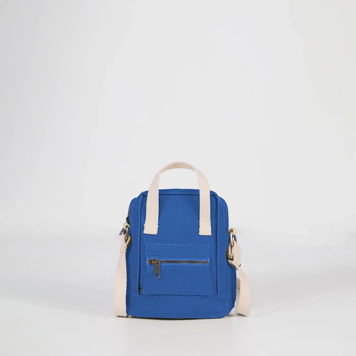 Designed to carry daily essentials, our mini aki ladies cross body bag
