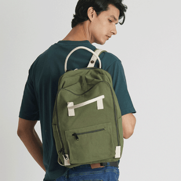 Aki Laptop Bag featuring durable fabric and a minimalist design, ideal for professionals on the go.