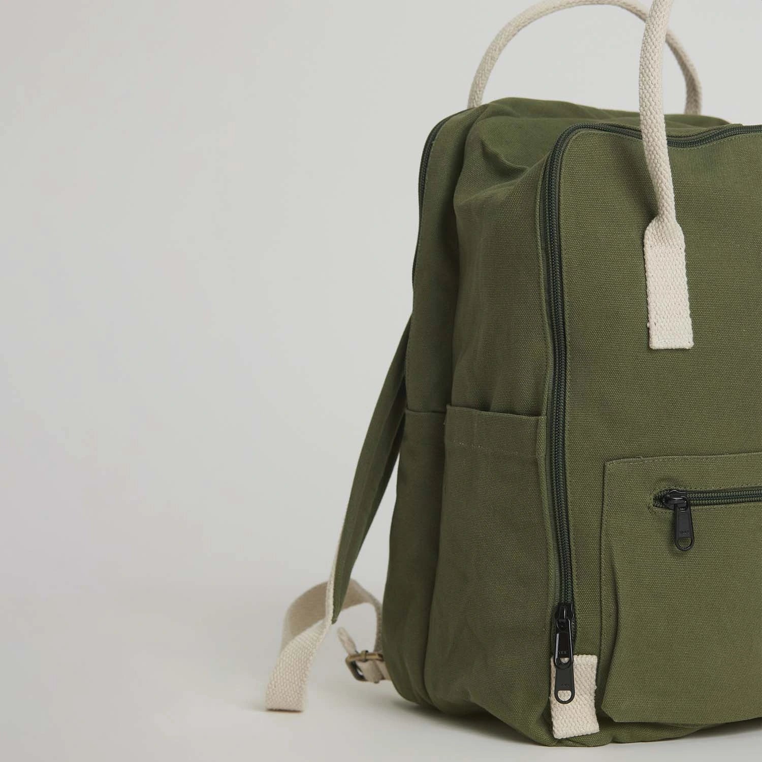 Lightweight Aki laptop backpack large perfect for everyday carry