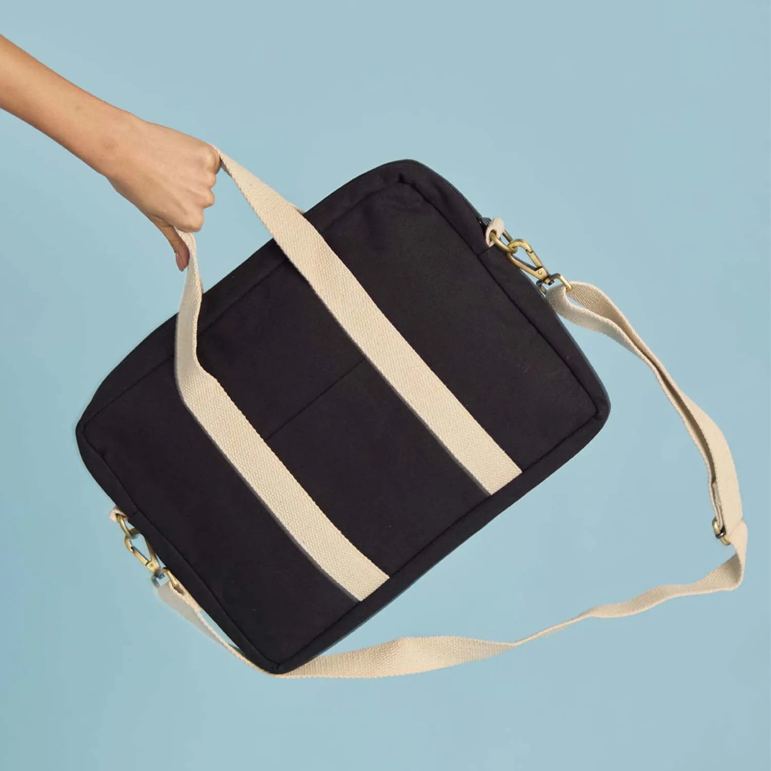Black Canvas Laptop Bag that meet the style and functionality