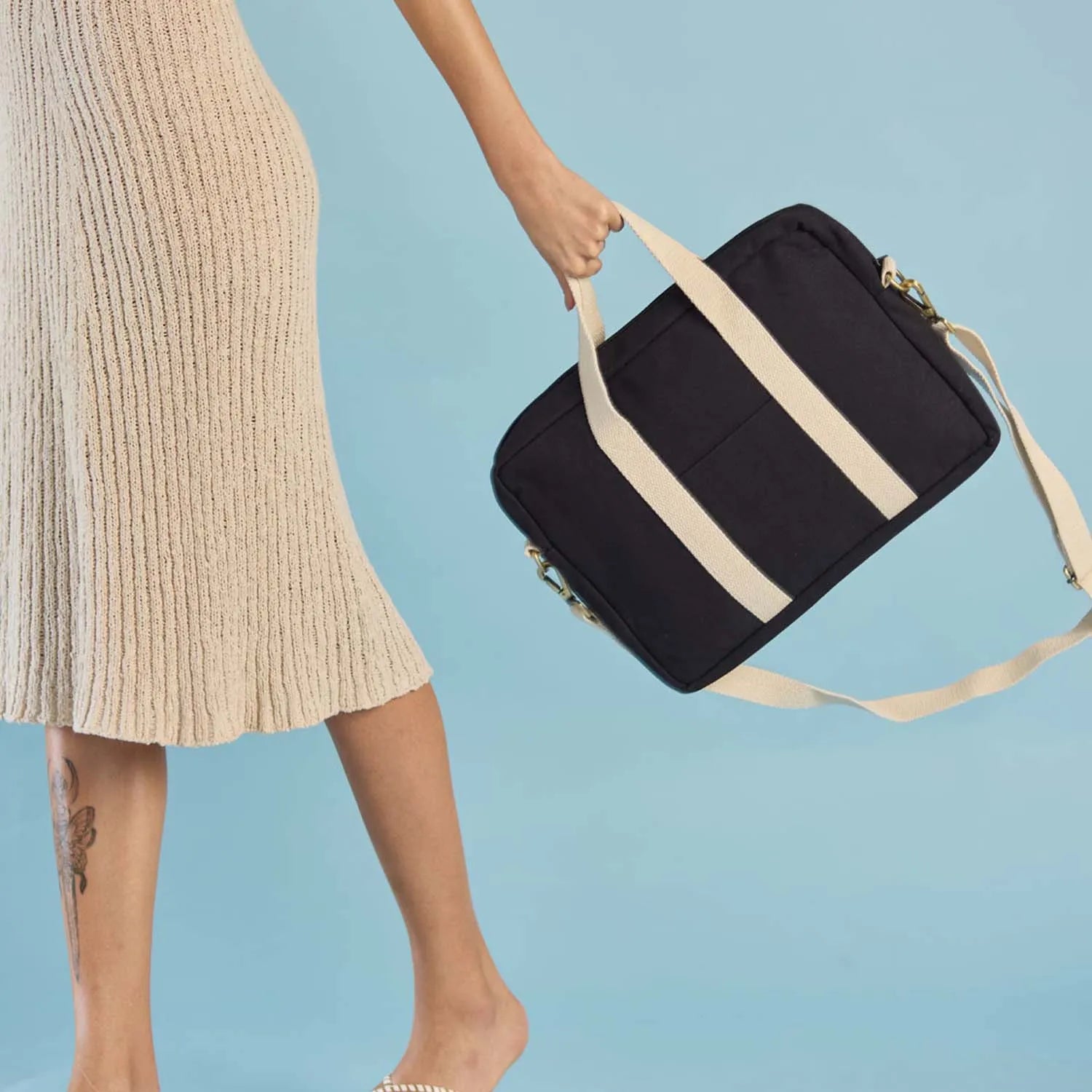 Designed to carry your laptop, cotton canvas laptop bag