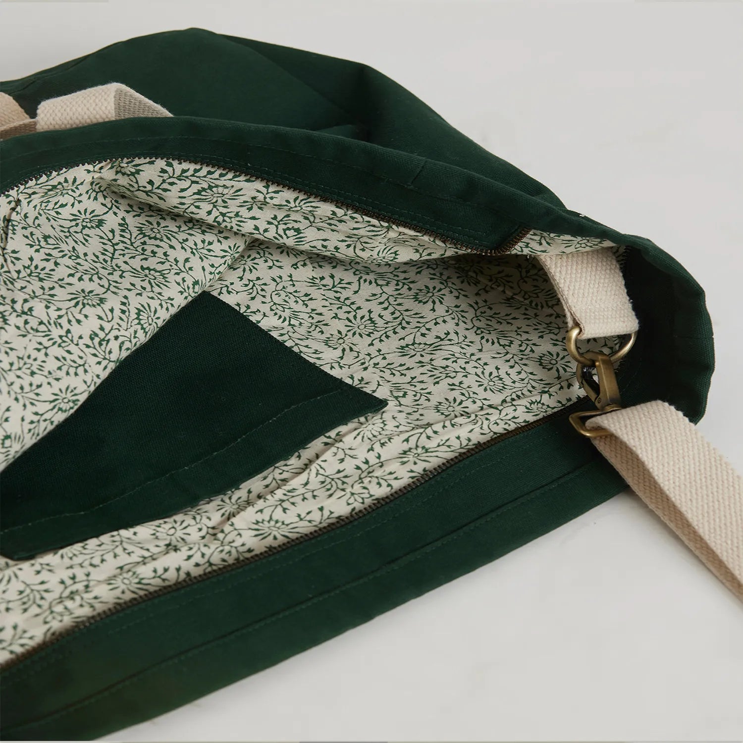 Versatile Sun J Bag with a comfortable shoulder handle and a crossbody strap option