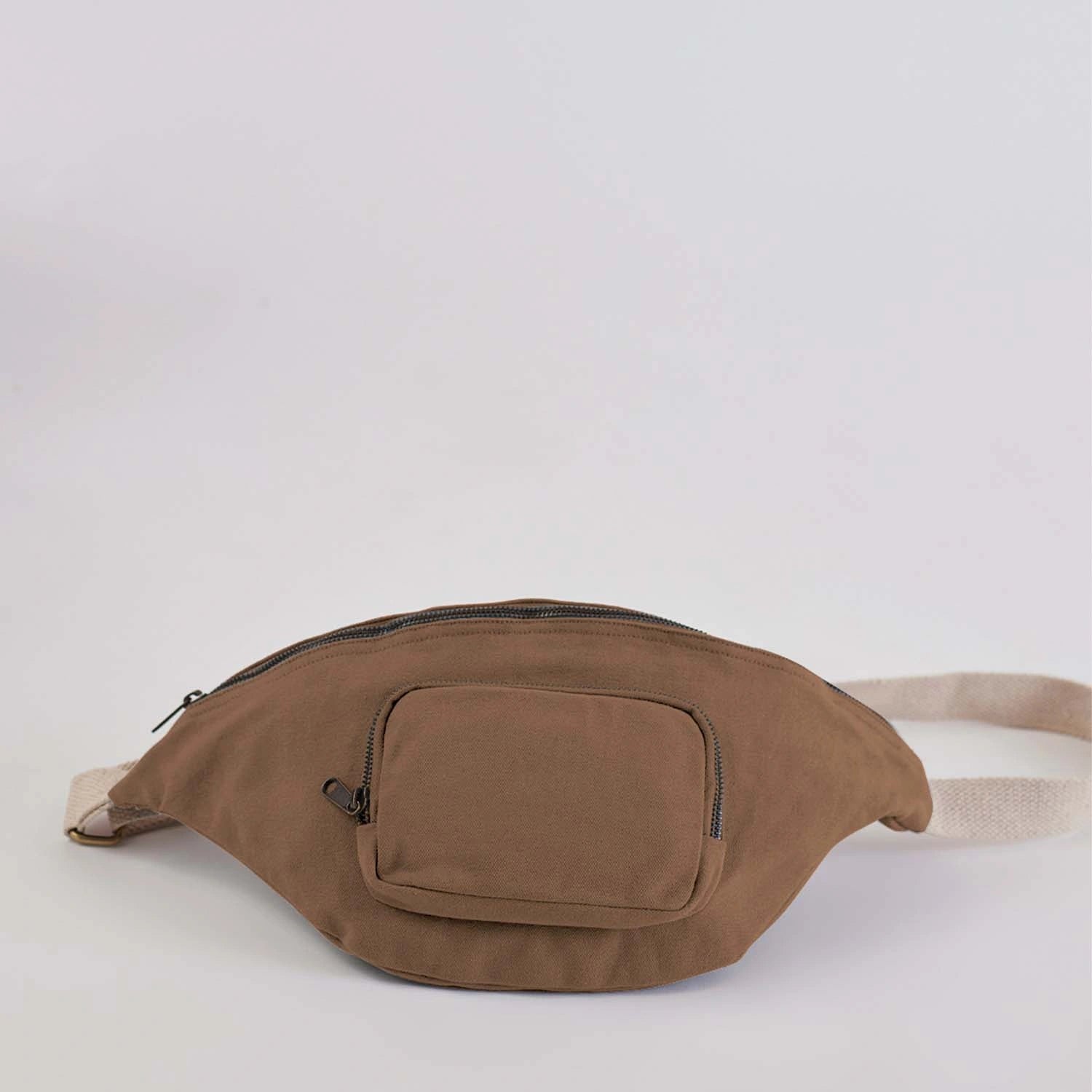 Sif Saf Banana Bag in stylish neutral color