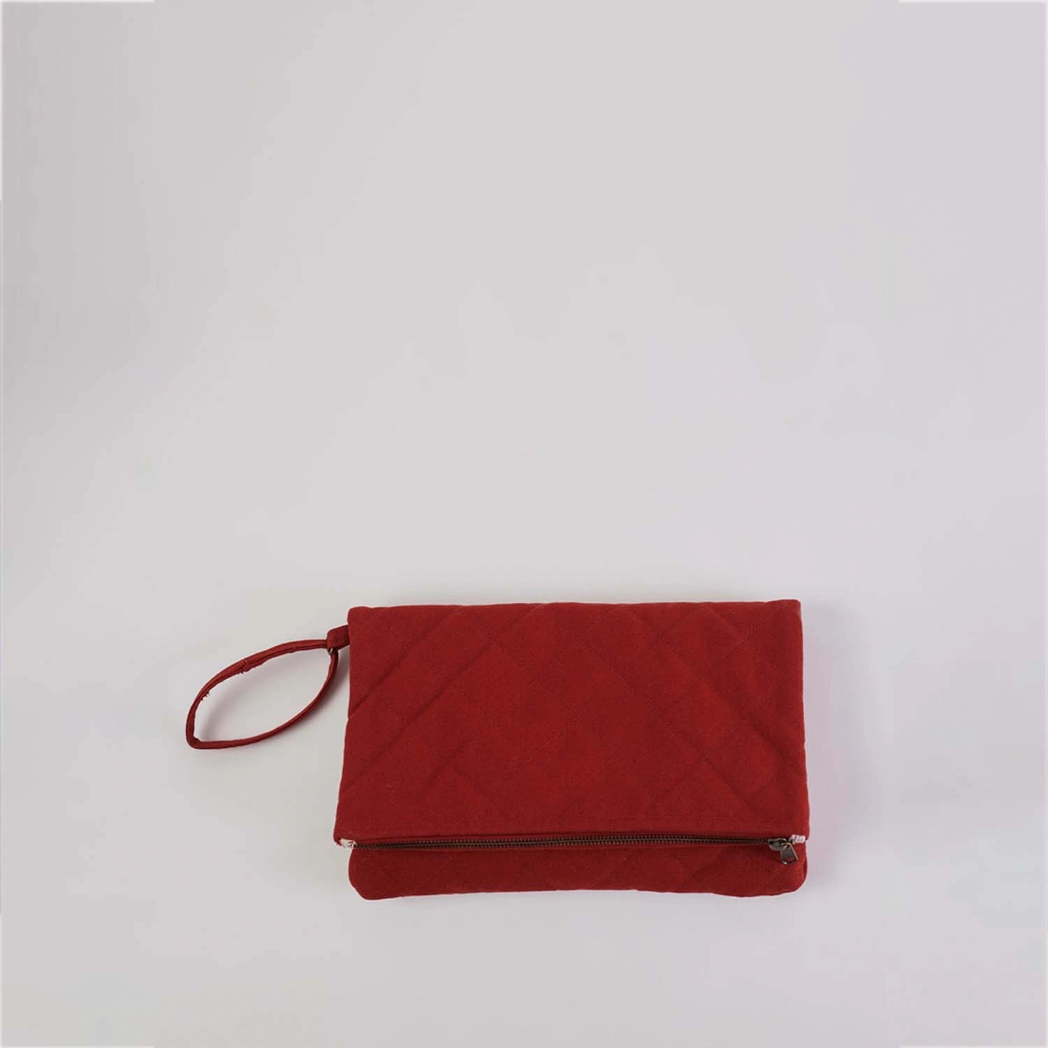 high-quality ladies clutch purse, check out our Krista Folabale Quilted