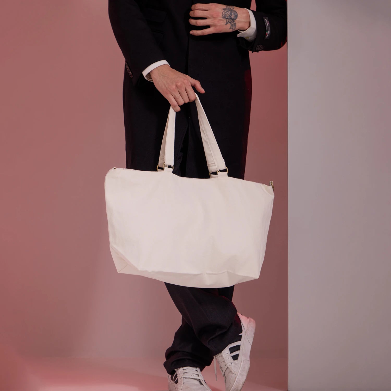 Perfect Faf Stylish Tote Bag has options to carry all your essentails.