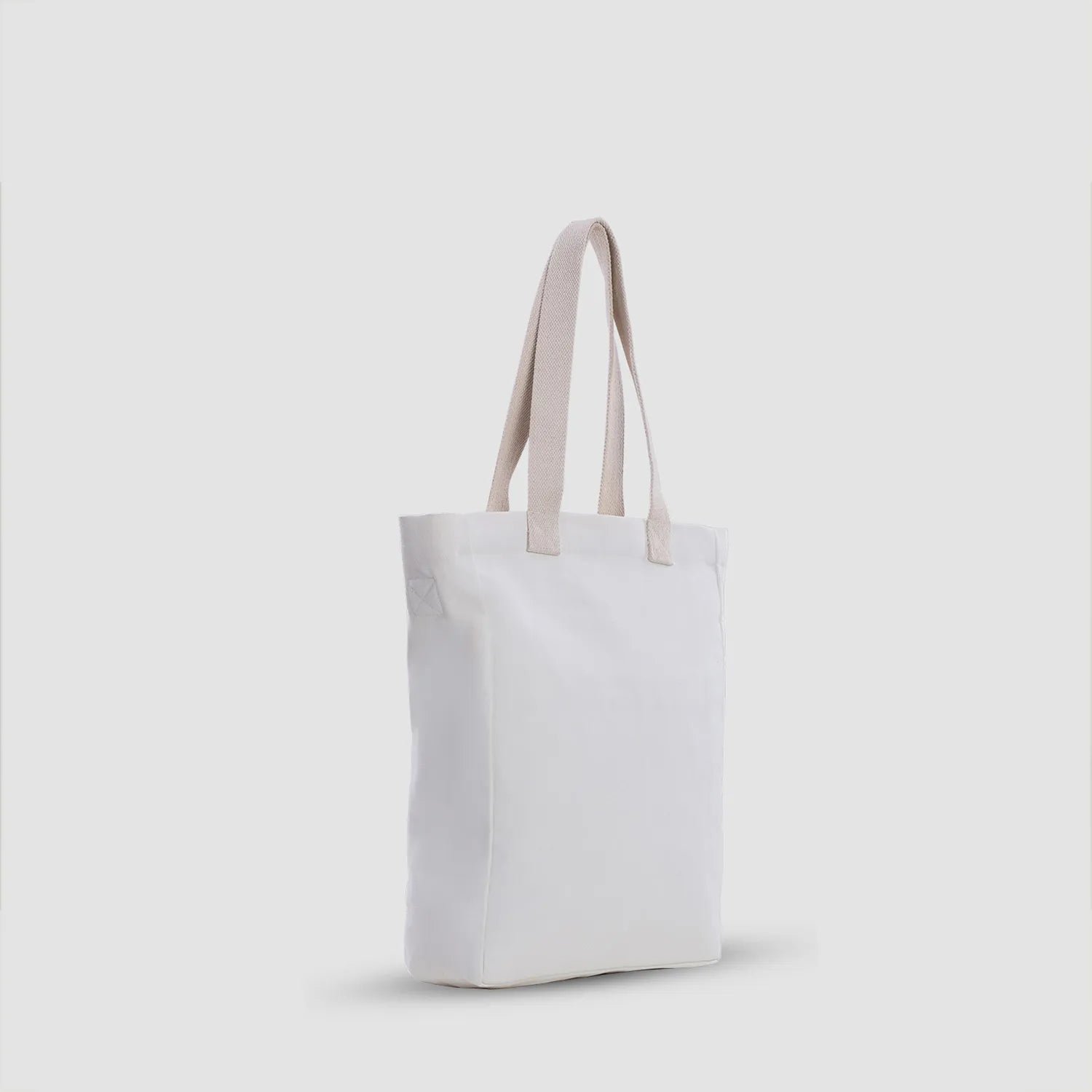 Trendy and functional tote for casual and formal occasions