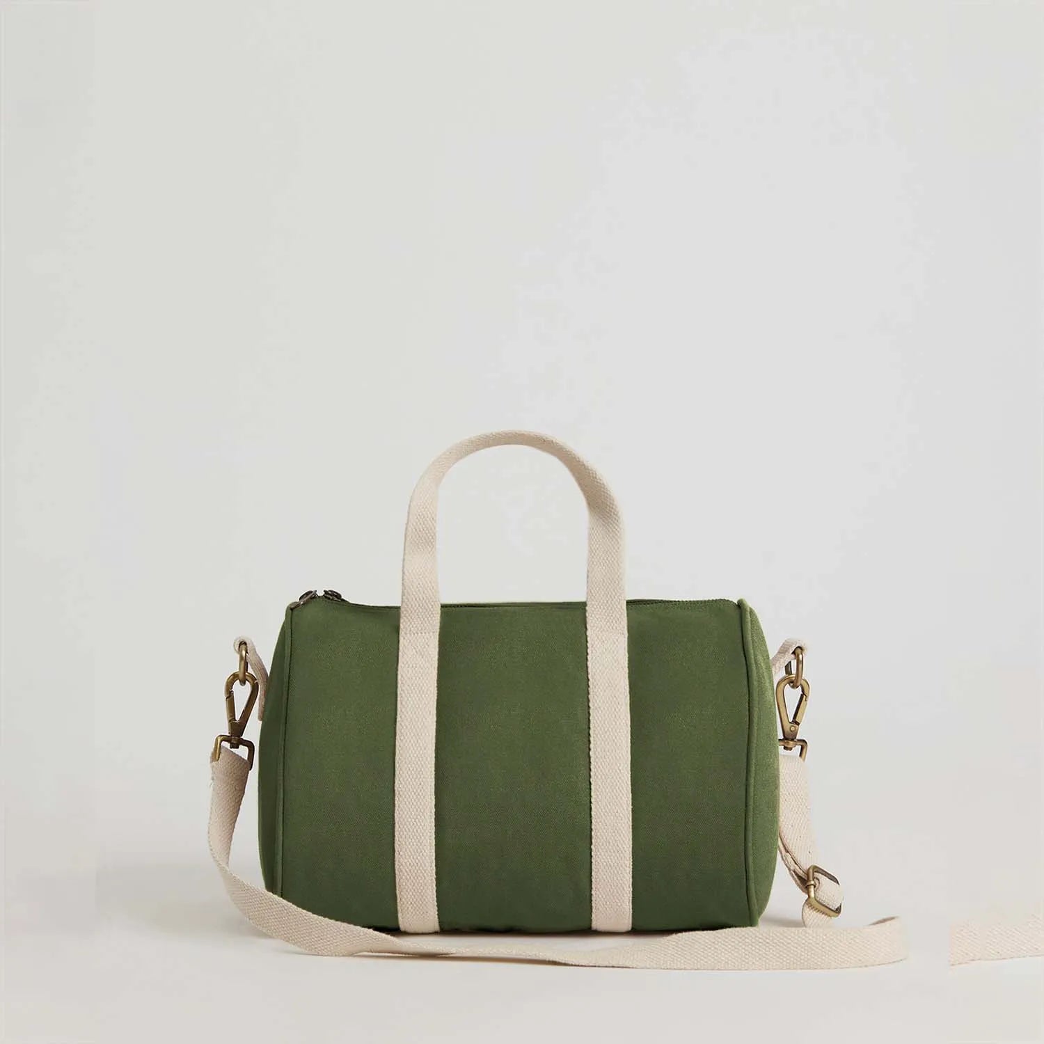 Elegant look with ample space in our Happy Boston Duffle Bag Men