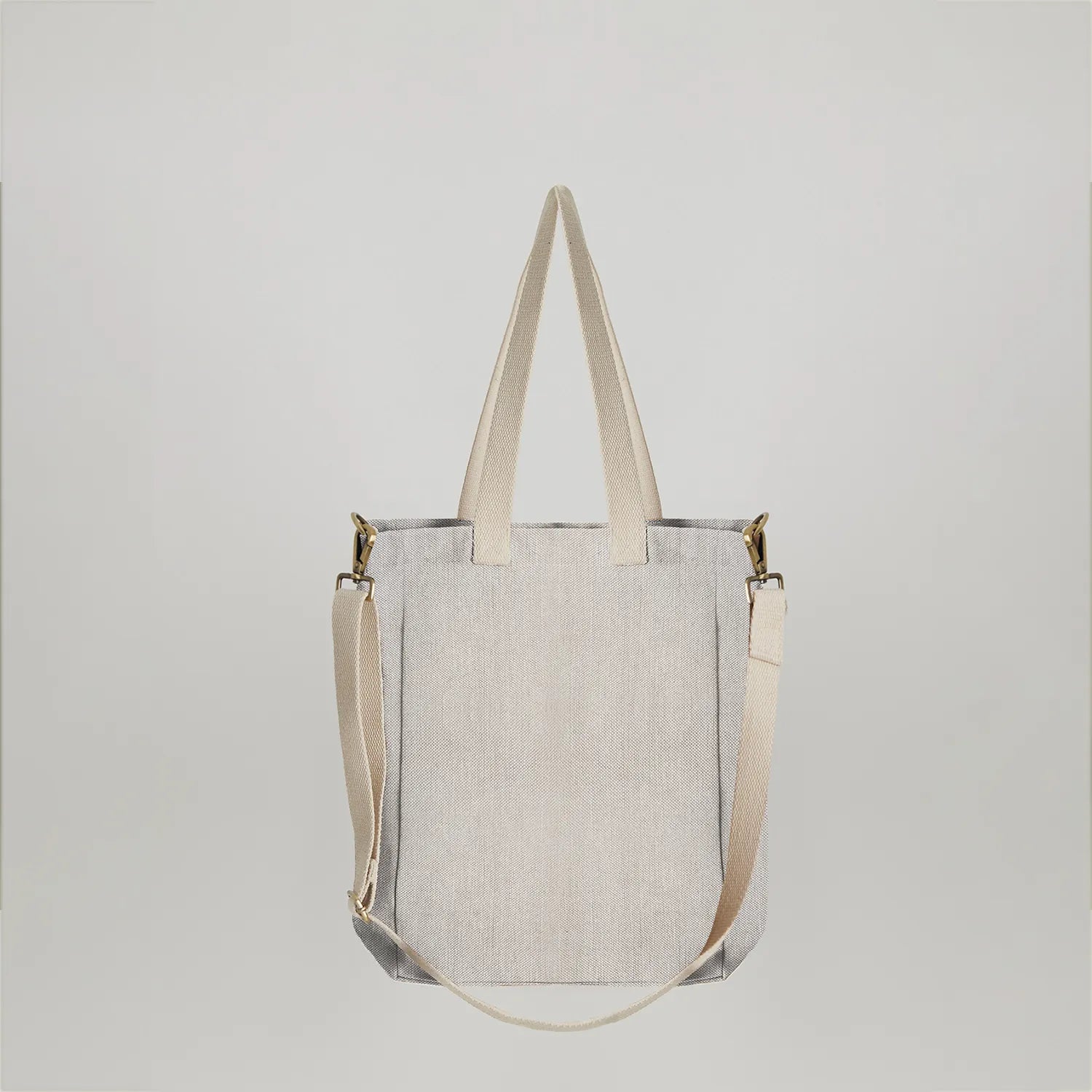 Minimalist tote bag for those who love simple fashion