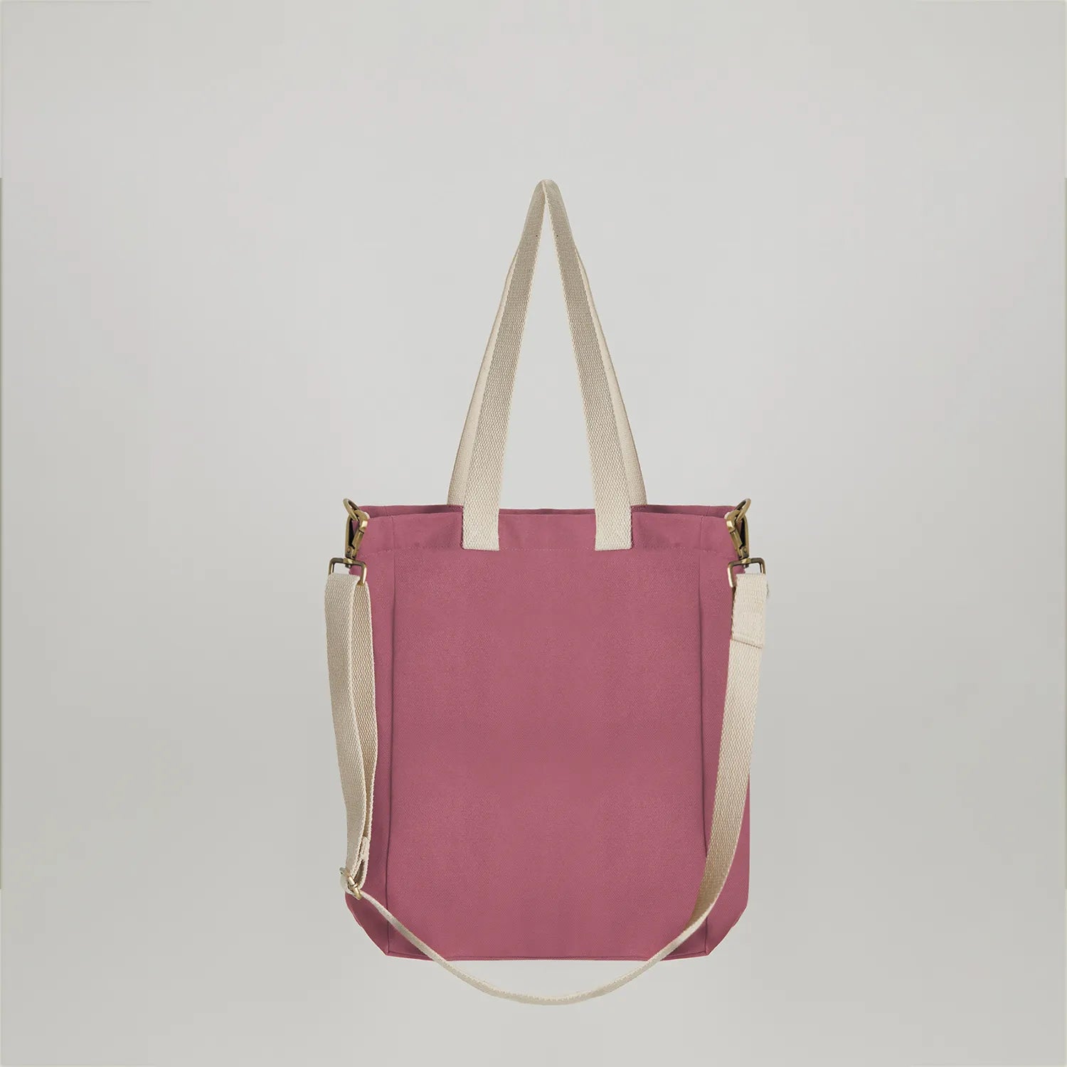 Spacious shopper bag with extra inner pockets