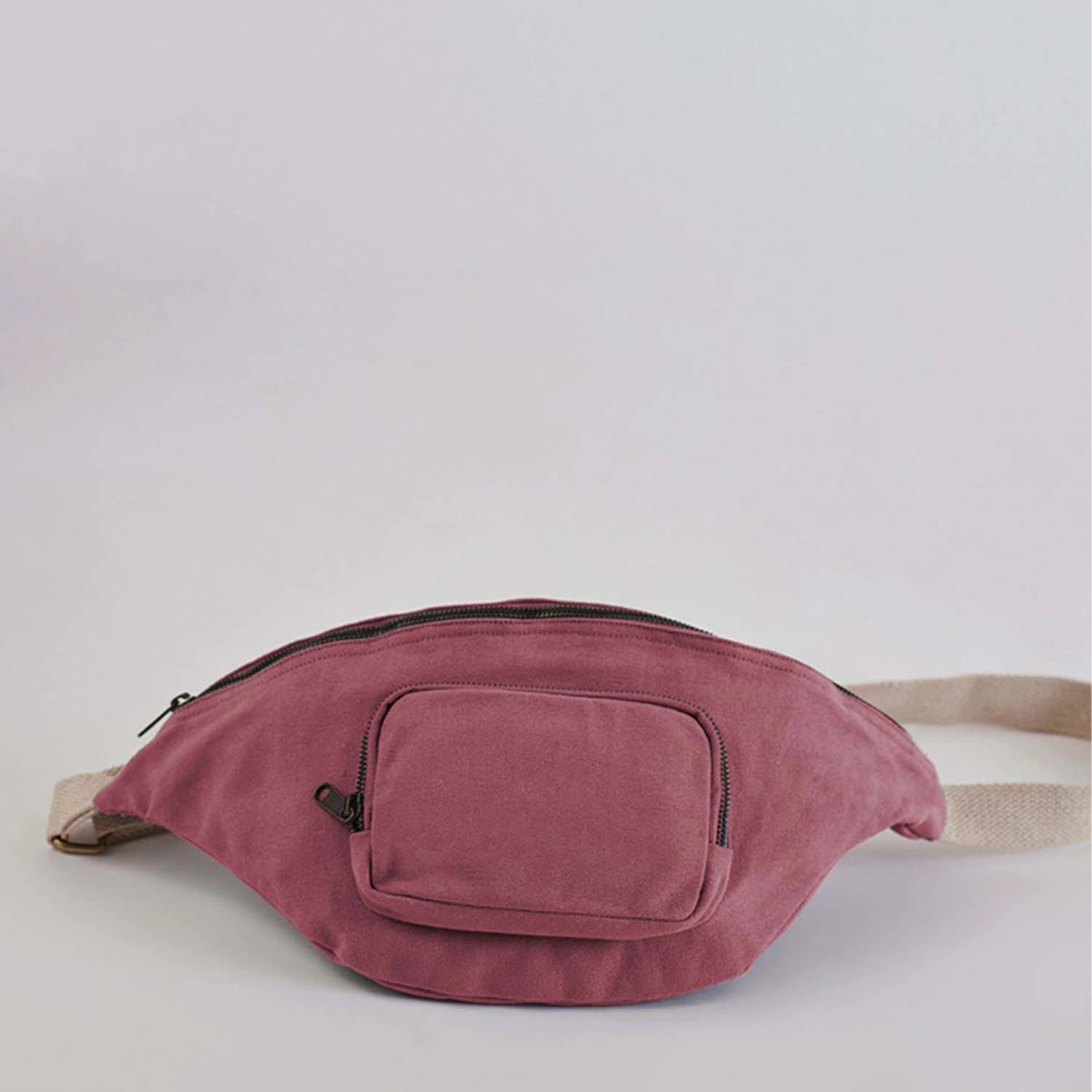 Sif Saf Banana Bag with simple yet elegant design