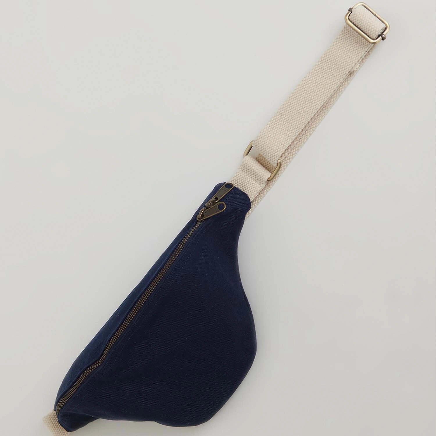 "Safira Banana Bag for pets on the go"