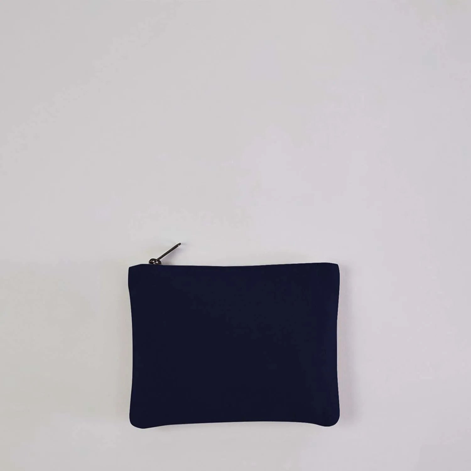Classic and versatile purse for multiple occasions