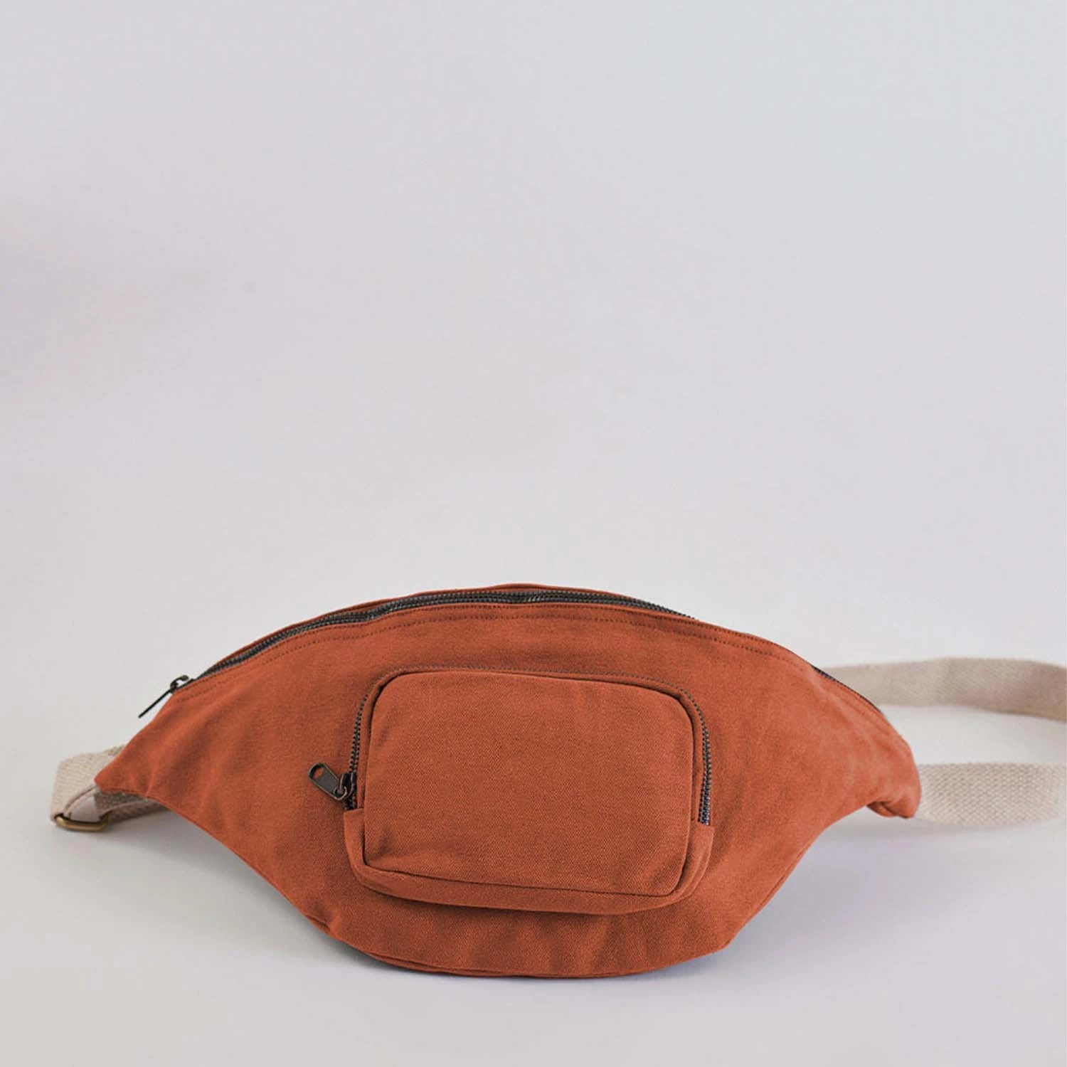 Functional and fashionable Sif Saf Banana Bag