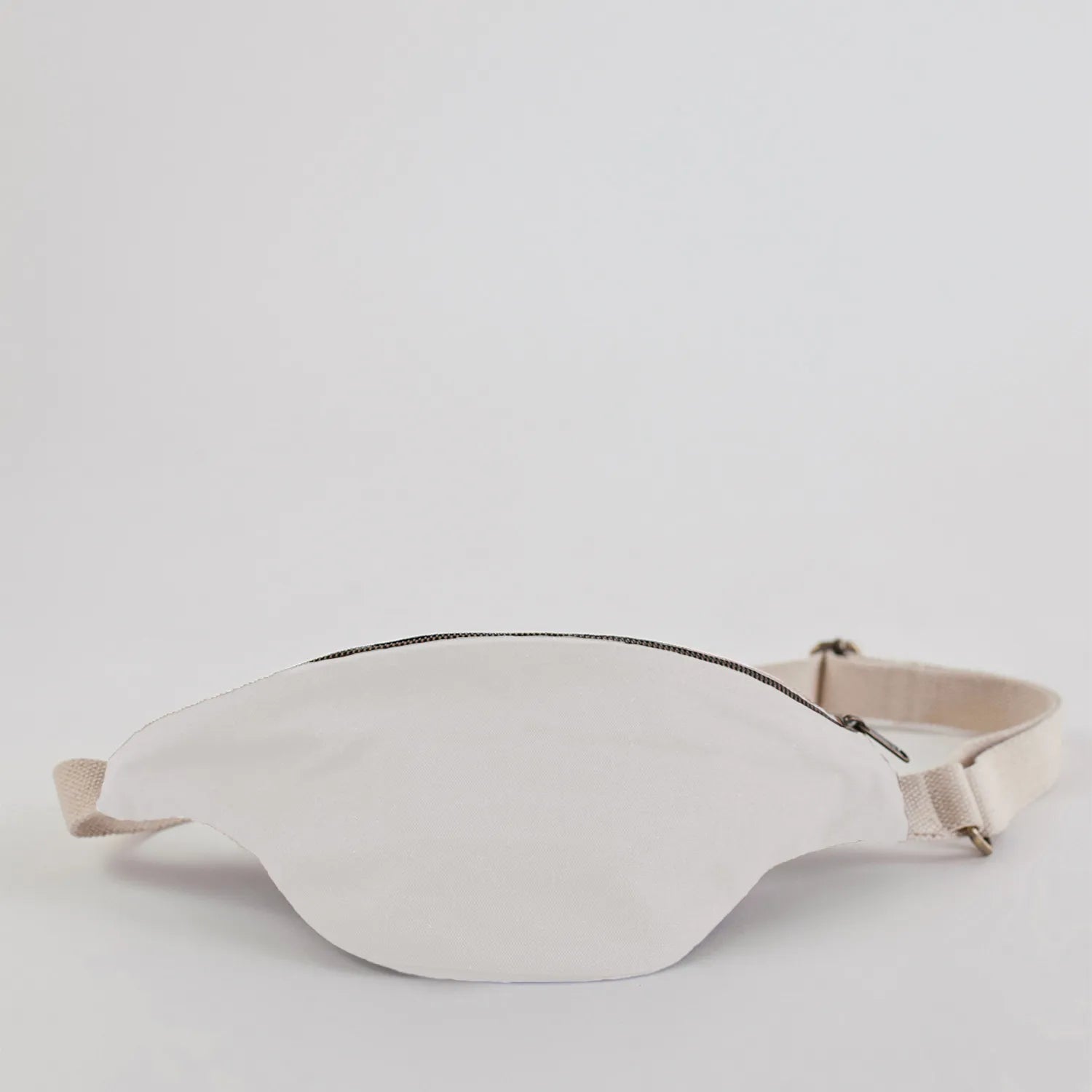 Compact Safira Banana Bag for essentials