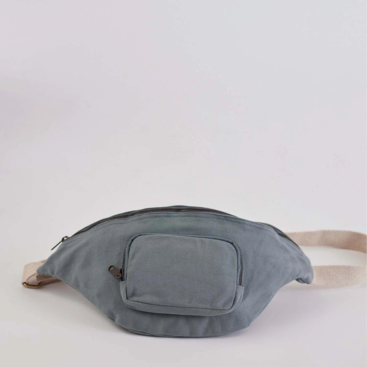 Lightweight Sif Saf Banana Bag with spacious interior