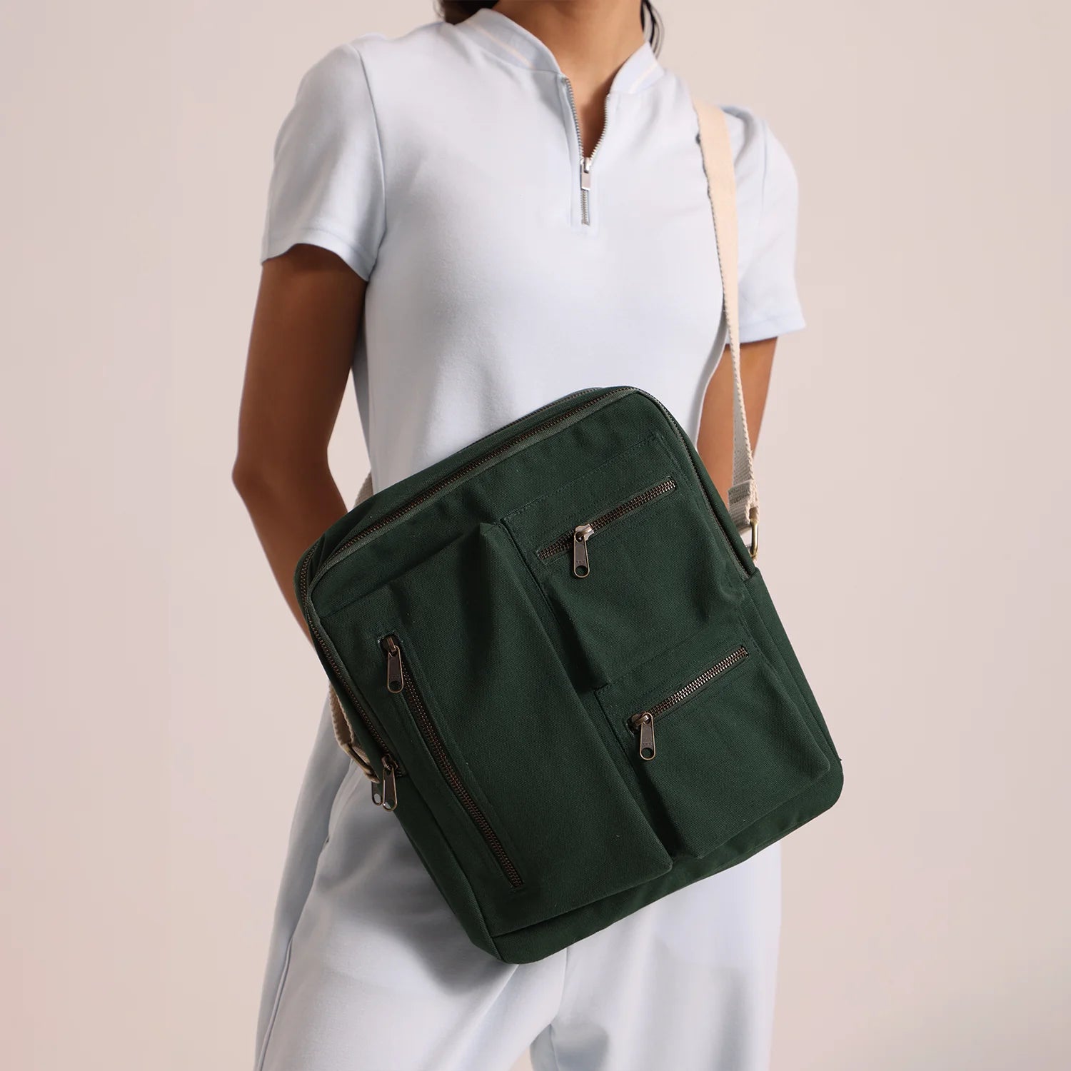 Stylish and functional, our canvas messenger bag online