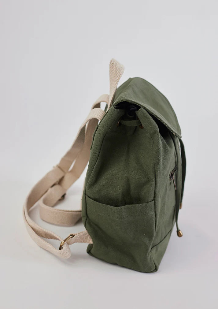 Large Haper Backpack with multiple compartments for organized storage