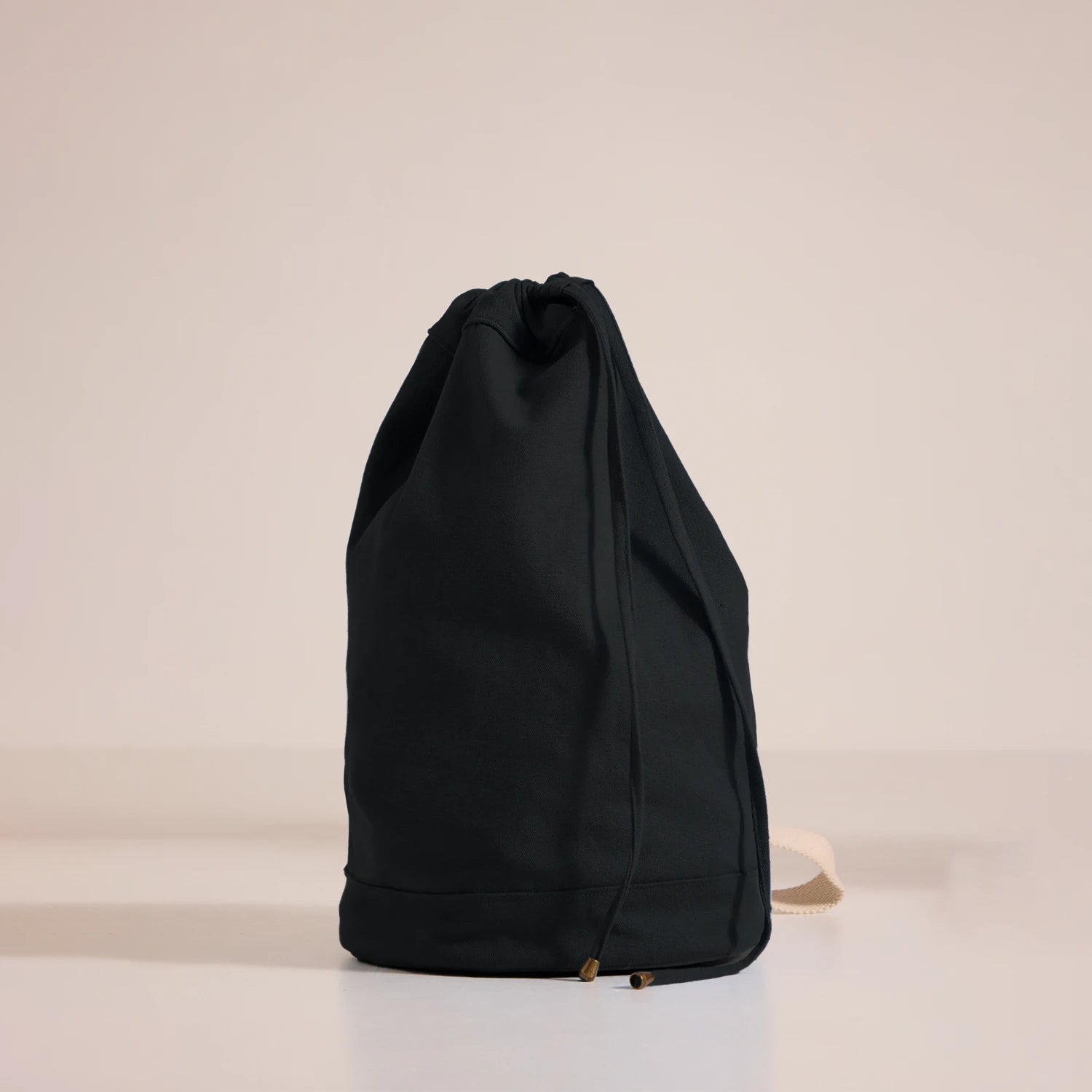 Ideal weekend gateway, our diljeet convertible ladies duffle bag
