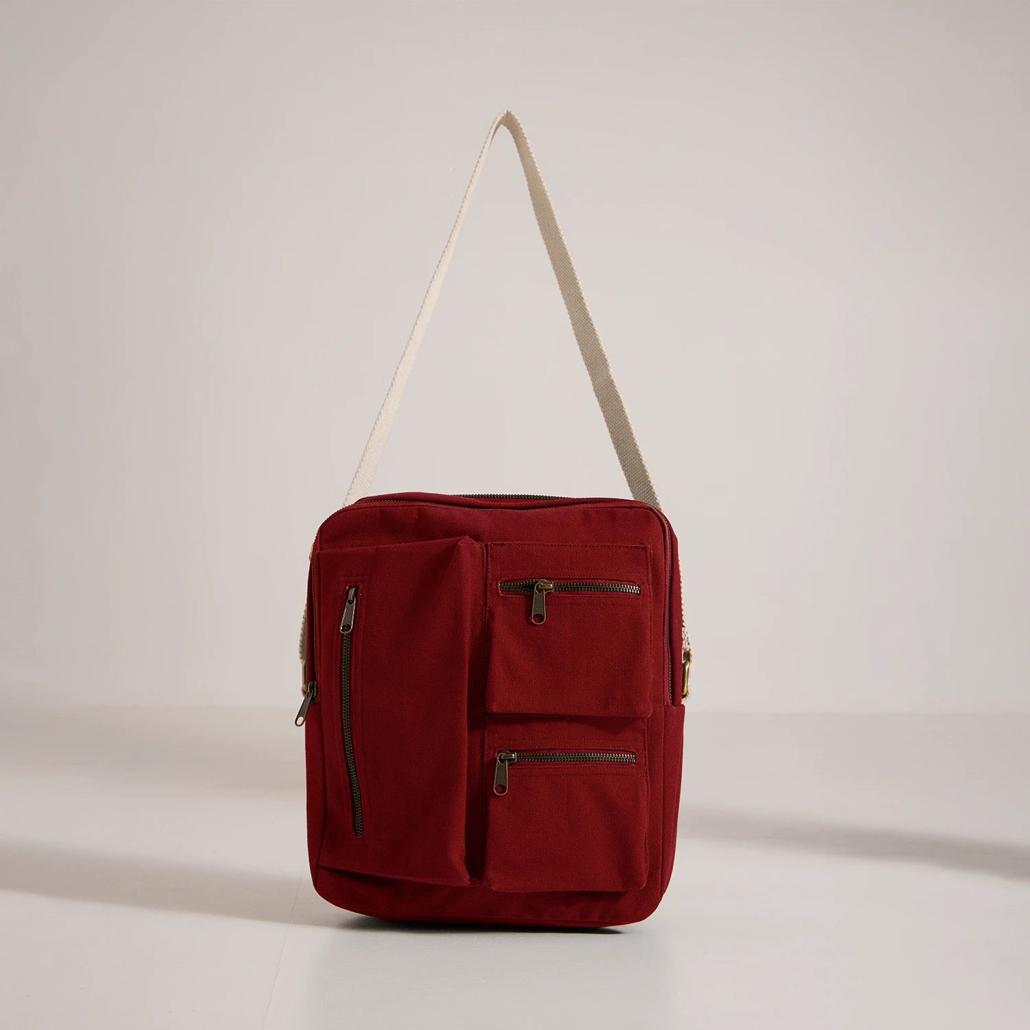 Making a style statement, shop online our Ah-Lia Messenger Bag