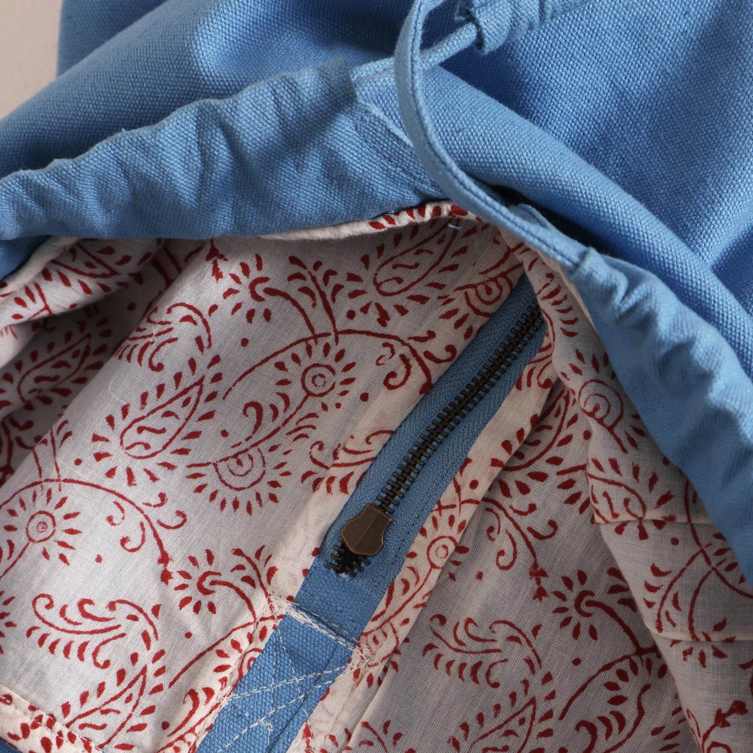 blend of fashion, our diljeet convertible duffle bag travel online