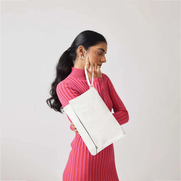 Elegant and compact design perfect for day and night use
