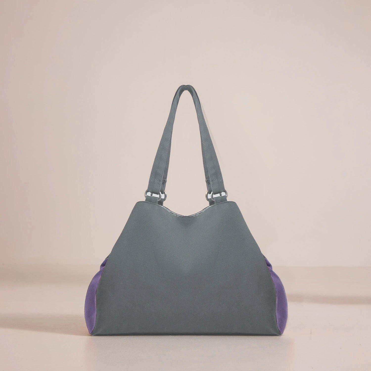Mix of fashion and desigh, check out our Faf canvas bag with zipper