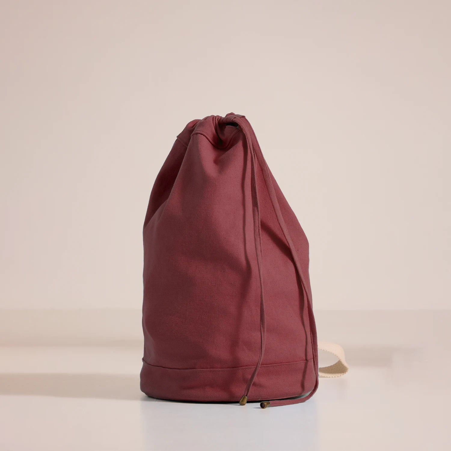 Wine Dil-jeet Convertible duffle handbag are sleek and stylish